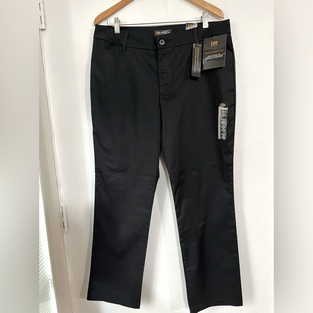 Lee relaxed, fit straight leg, mid rise, NWT pants trousers 14 medium black